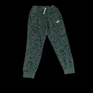 Nike Green Joggers Relaxed Fit Sweatpants